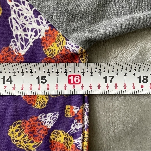 LuLaRoe Scribbled Candy Corn Graphic Baseball Style 3/4 T-shirt Size 10 - Picture 4 of 5